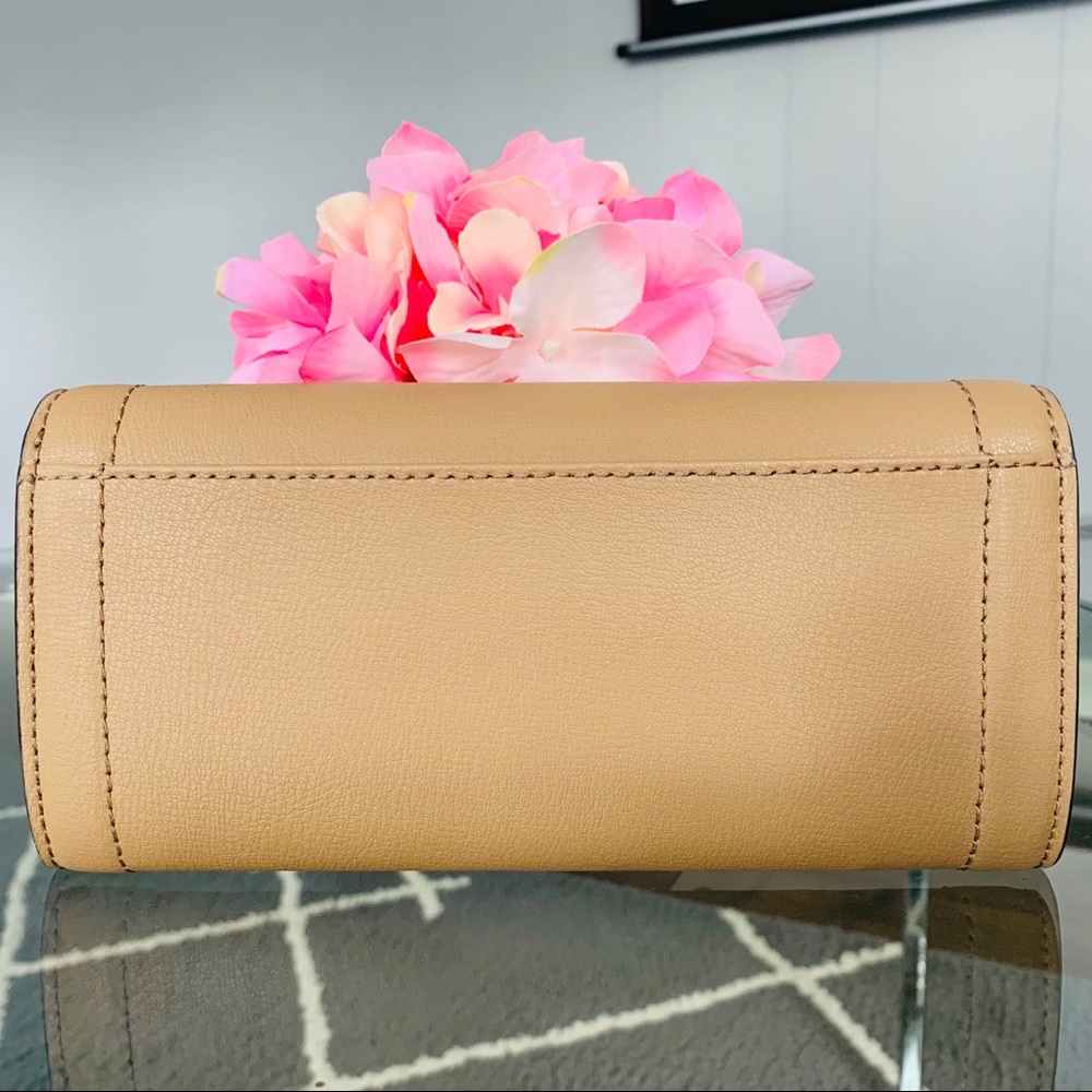 NWT Michael Kors KINSLEY Carryall Leather - Picture 2 of 5